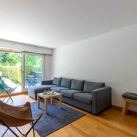 Apartment 3 Bedroom With Garden And Swimming Pool
