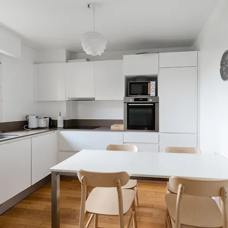 3 Bedroom With Garden And Swimming Pool Apartment *