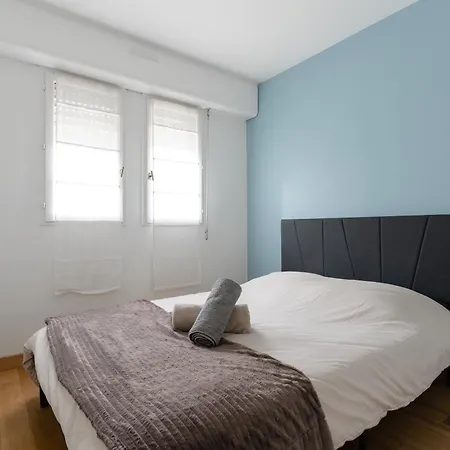 Apartment 3 Bedroom With Garden And Swimming Pool